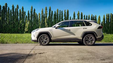 Review: 2022 Toyota RAV4 Hybrid LTD .